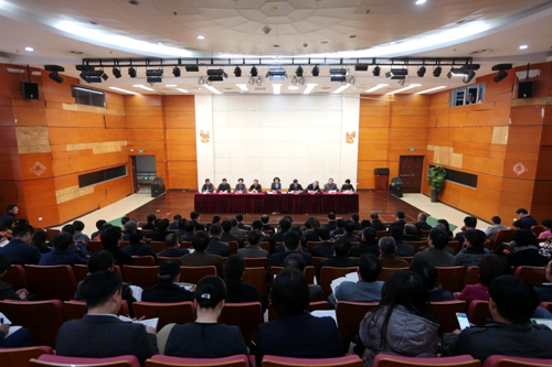 图为会议现场 图为会议现场